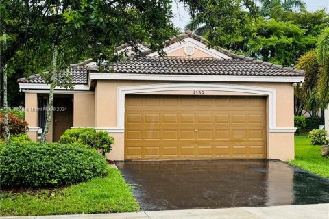 Villa ou maison à vendre à Weston, Floride: 3 chambres, 131.92 m2 № 1227215 - photo 1