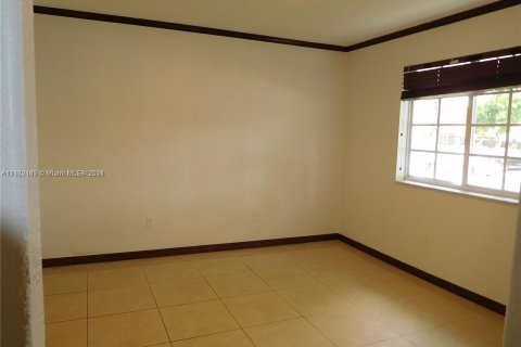 Immobilier commercial à vendre à Miami, Floride: 241.55 m2 № 1329091 - photo 7