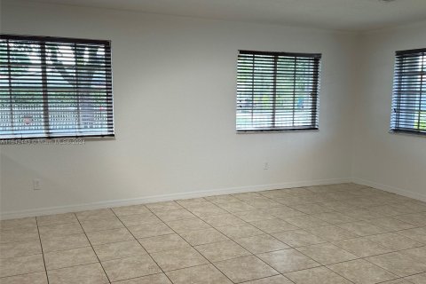 Immobilier commercial à vendre à Miami, Floride: 241.55 m2 № 1329091 - photo 23