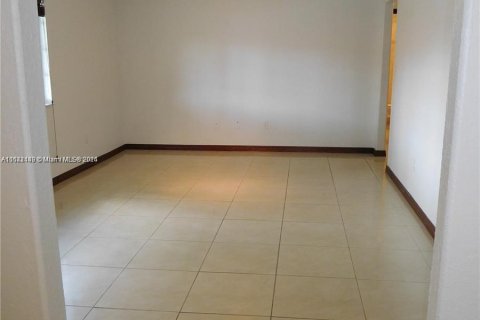 Immobilier commercial à vendre à Miami, Floride: 241.55 m2 № 1329091 - photo 4