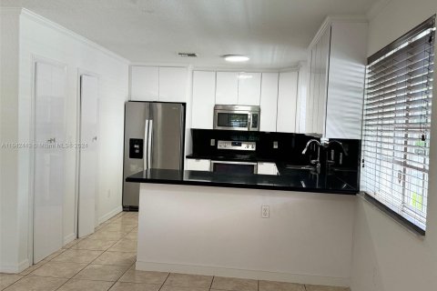 Immobilier commercial à vendre à Miami, Floride: 241.55 m2 № 1329091 - photo 29