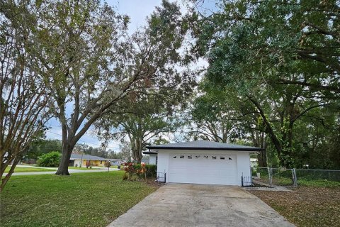 House in Lakeland, Florida 3 bedrooms, 169.73 sq.m. № 1425402 - photo 2