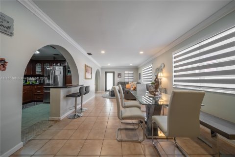 Villa ou maison à vendre à Hialeah, Floride: 4 chambres, 136.94 m2 № 724144 - photo 22