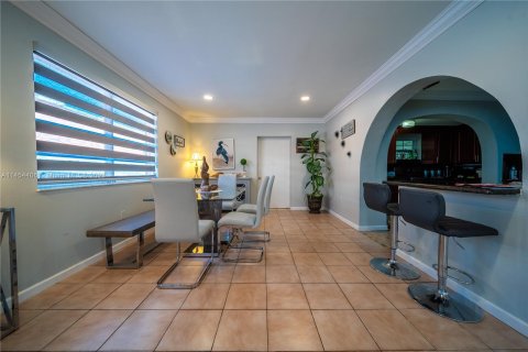 Villa ou maison à vendre à Hialeah, Floride: 4 chambres, 136.94 m2 № 724144 - photo 13