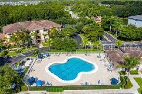 Copropriété à vendre à Cape Coral, Floride: 2 chambres, 117.99 m2 № 1326870 - photo 2