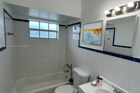 Condominio en venta en North Bay Village, Florida, 2 dormitorios, 91.04 m2 № 911421 - foto 7