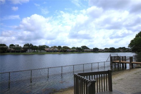 Condominio en venta en Pembroke Pines, Florida, 1 dormitorio, 79.15 m2 № 1142044 - foto 27