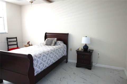 Copropriété à vendre à Pembroke Pines, Floride: 1 chambre, 79.15 m2 № 1142044 - photo 12