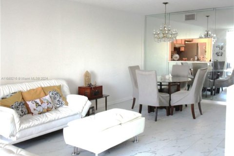 Copropriété à vendre à Pembroke Pines, Floride: 1 chambre, 79.15 m2 № 1142044 - photo 4