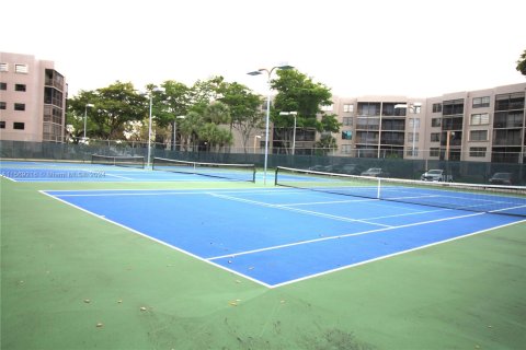 Condo in Pembroke Pines, Florida, 1 bedroom  № 1142044 - photo 29