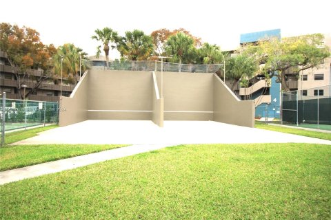 Condo in Pembroke Pines, Florida, 1 bedroom  № 1142044 - photo 30