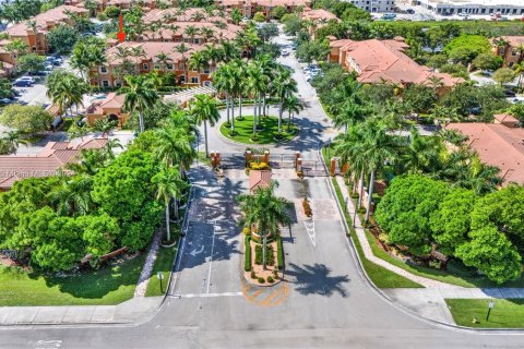 Condominio en venta en Miramar, Florida, 3 dormitorios, 115.57 m2 № 1329951 - foto 3