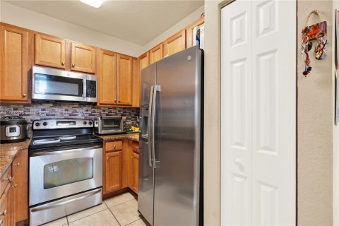 Condo in Miramar, Florida, 3 bedrooms  № 1329951 - photo 17