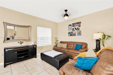 Condo in Miramar, Florida, 3 bedrooms  № 1329951 - photo 13