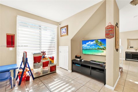 Condo in Miramar, Florida, 3 bedrooms  № 1329951 - photo 19