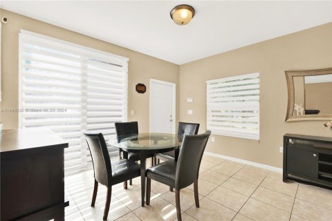 Condo in Miramar, Florida, 3 bedrooms  № 1329951 - photo 12