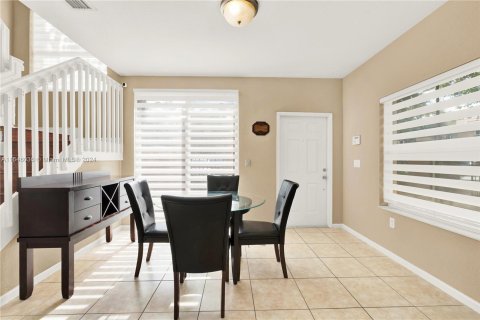 Condo in Miramar, Florida, 3 bedrooms  № 1329951 - photo 11