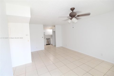 Copropriété à vendre à Coral Springs, Floride: 2 chambres, 74.32 m2 № 947671 - photo 11