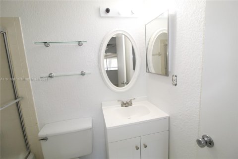 Condo in Coral Springs, Florida, 2 bedrooms  № 947671 - photo 14