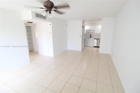 Copropriété à vendre à Coral Springs, Floride: 2 chambres, 74.32 m2 № 947671 - photo 10