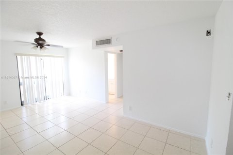 Copropriété à vendre à Coral Springs, Floride: 2 chambres, 74.32 m2 № 947671 - photo 12