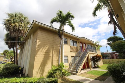 Copropriété à vendre à Coral Springs, Floride: 2 chambres, 74.32 m2 № 947671 - photo 1