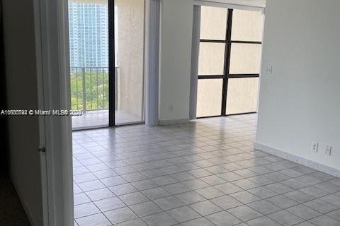 Condo in Aventura, Florida, 2 bedrooms  № 1291279 - photo 5