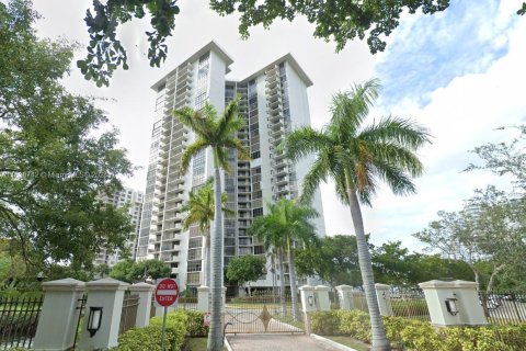 Condo in Aventura, Florida, 2 bedrooms  № 1291279 - photo 1