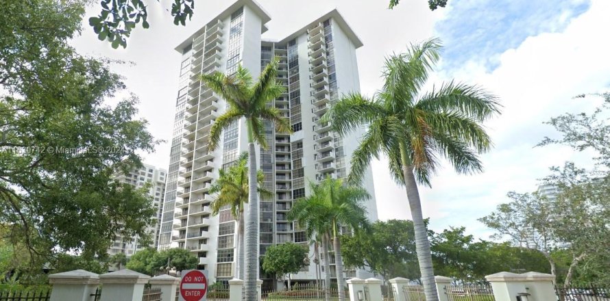 Condominio en Aventura, Florida, 2 dormitorios  № 1291279