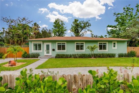 Villa ou maison à vendre à Plantation, Floride: 4 chambres, 239.13 m2 № 1348260 - photo 1