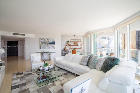 Condo in Sunny Isles Beach, Florida, 2 bedrooms  № 1119406 - photo 7