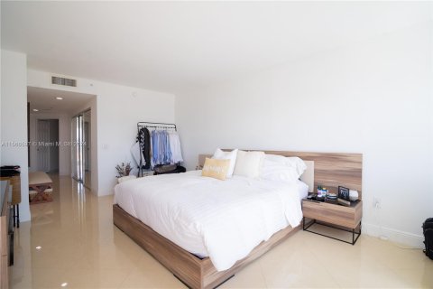 Condo in Sunny Isles Beach, Florida, 2 bedrooms  № 1119406 - photo 22