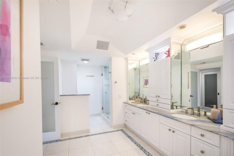 Condo in Aventura, Florida, 2 bedrooms  № 1418777 - photo 12