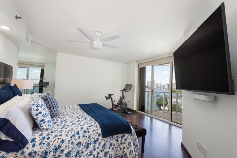 Condo in Aventura, Florida, 2 bedrooms  № 1418777 - photo 9