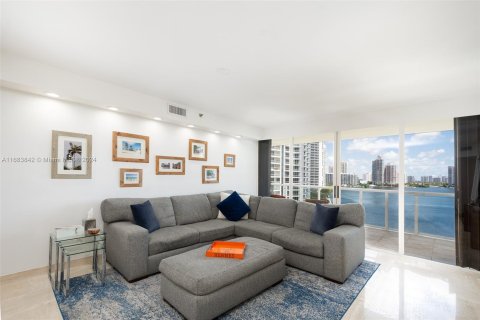 Condo in Aventura, Florida, 2 bedrooms  № 1418777 - photo 2