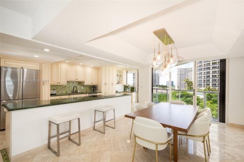 Condo in Aventura, Florida, 2 bedrooms  № 1418777 - photo 4