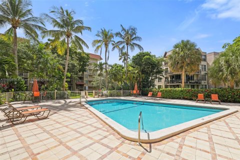 Condominio en venta en Miami, Florida, 1 dormitorio, 78.04 m2 № 1418781 - foto 1