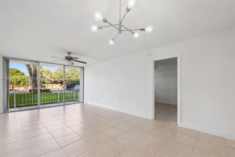 Condominio en venta en Miami, Florida, 1 dormitorio, 78.04 m2 № 1418781 - foto 6