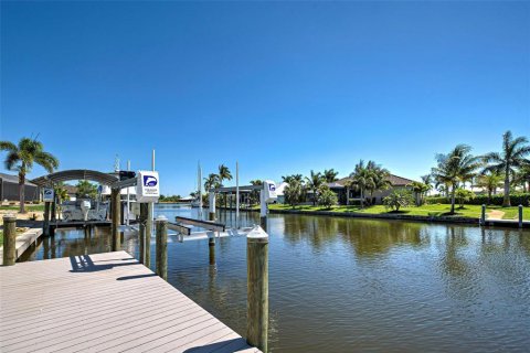 Villa ou maison à vendre à Port Charlotte, Floride: 4 chambres, 195.47 m2 № 1123756 - photo 28