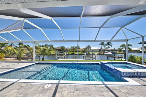 Villa ou maison à vendre à Port Charlotte, Floride: 4 chambres, 195.47 m2 № 1123756 - photo 3