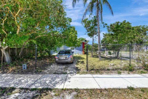 House in Delray Beach, Florida 4 bedrooms, 132.85 sq.m. № 1142519 - photo 19