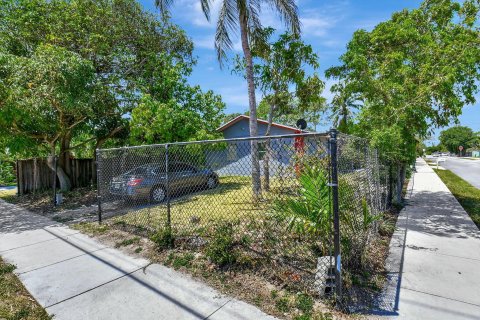 House in Delray Beach, Florida 4 bedrooms, 132.85 sq.m. № 1142519 - photo 20