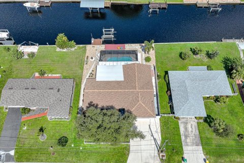 House in Port Charlotte, Florida 3 bedrooms, 246.19 sq.m. № 1386590 - photo 4