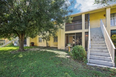 Condo in Tampa, Florida, 2 bedrooms  № 1390518 - photo 24