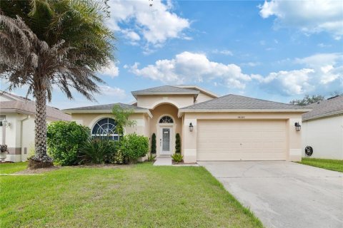 House in Zephyrhills, Florida 4 bedrooms, 139.45 sq.m. № 1390485 - photo 2