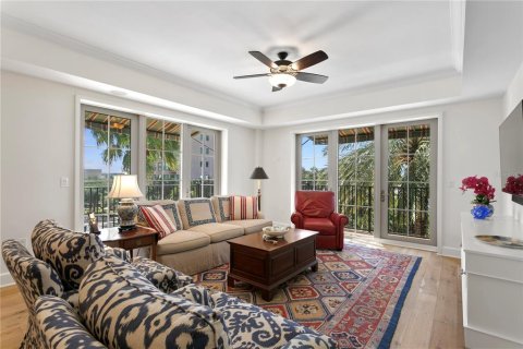 Condo in Saint Petersburg, Florida, 2 bedrooms  № 1342015 - photo 3