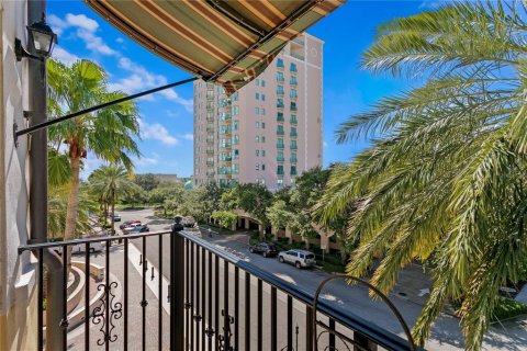 Condo in Saint Petersburg, Florida, 2 bedrooms  № 1342015 - photo 12