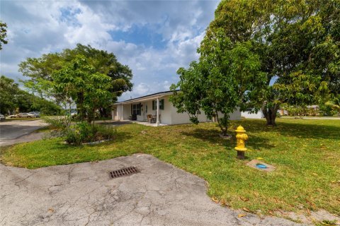 Villa ou maison à vendre à Sunrise, Floride: 2 chambres, 111.2 m2 № 1180310 - photo 10