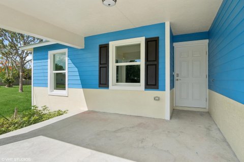 House in Stuart, Florida 3 bedrooms, 105.26 sq.m. № 1180311 - photo 10