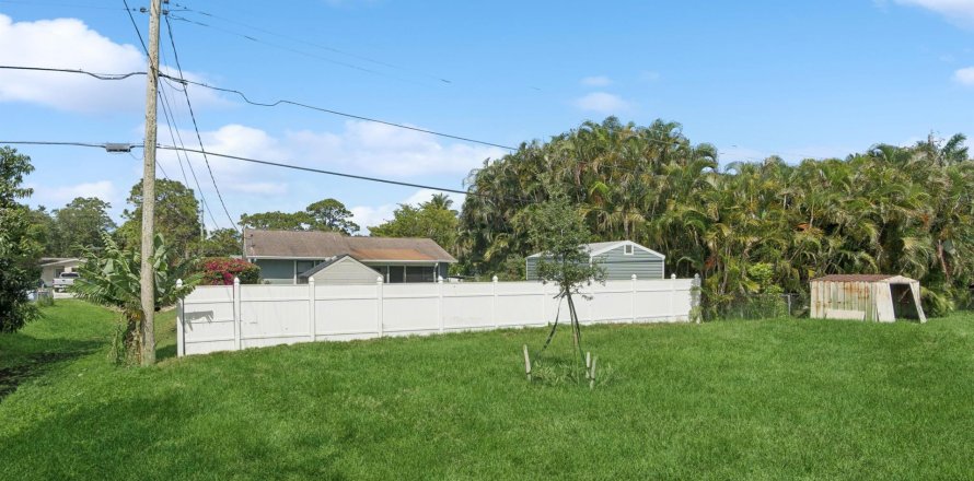 House in Stuart, Florida 3 bedrooms, 105.26 sq.m. № 1180311